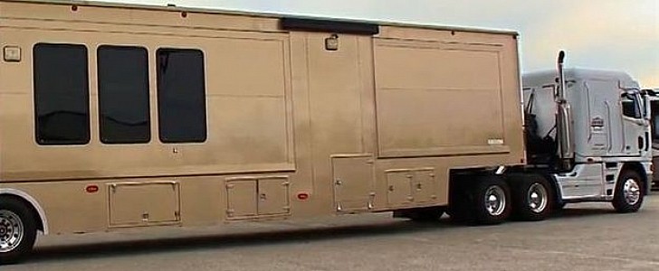 Leonardo DiCaprio’s $1.5 Million RV Is a Ginormous Exercise in Opulence