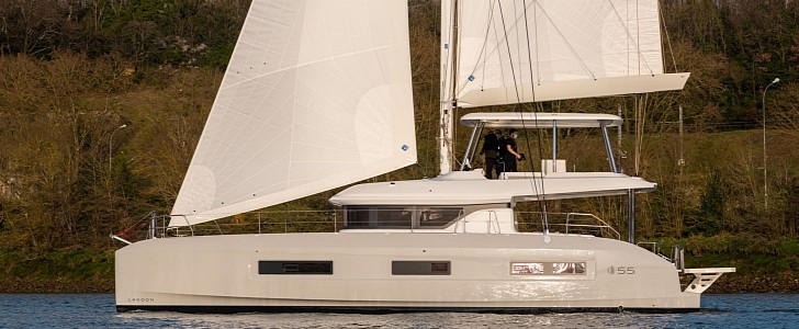 Lagoon 55 has a 2-hull design without any straight lines or flat surfaces