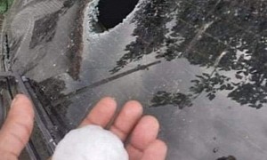 Level 3 Hailstorm Hits Bulgaria, Cities Report Hailstones the Size of Tennis Balls