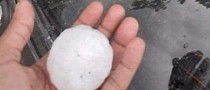 Level 3 Hailstorm Hits Bulgaria, Cities Report Hailstones the Size of Tennis Balls