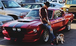 Lewis Hamilton Drives a Shelby GT500 When He Takes His Dog at the Beach