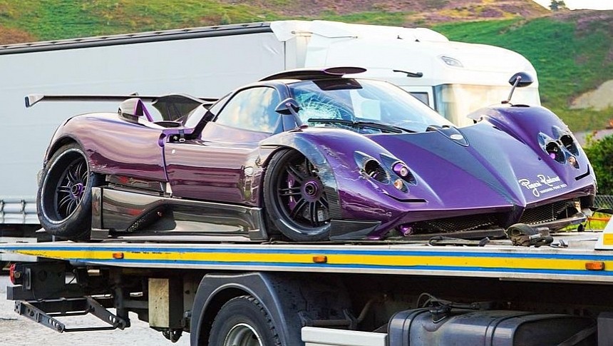 Lewis Hamilton-owned Pagani Zonda 760 LH crashes into tunnel wall with the second owner at the wheel