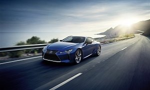Lexus LC500h Revealed, Is an RWD Hybrid Coupe with 354 HP