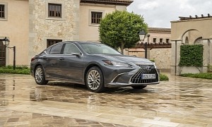 Lexus Unveils the 2022 ES Luxury Saloon for the UK Market