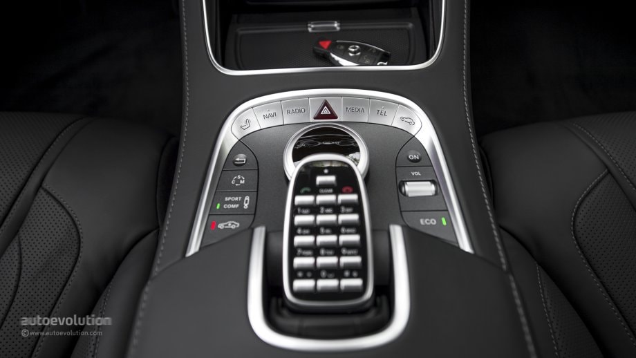 Mercedes-Benz touch with knob and a ton of buttons
