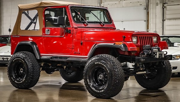Lifted 1990 Jeep Wrangler (YJ) Looks Pretty Yet Cheap in 350ci, V8-Swapped  Red - autoevolution