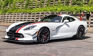 Like-New 2016 Dodge Viper ACR Extreme Seeks a Bit of Auction Madness in Its Life