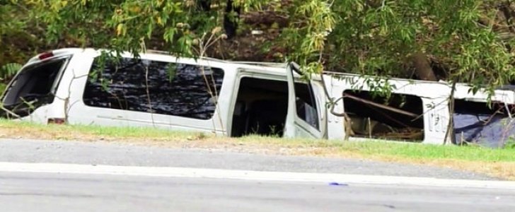 Stretch limo crashes in Schoharie, New York, kills 20