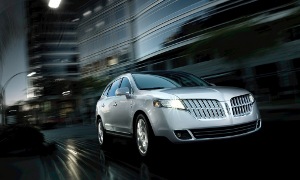 Lincoln Debuts MKT Town Car Livery and Limousine Models