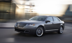 Lincoln MKZ Hybrid Sales Exceed Ford's Expectations