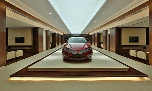 Lincoln Opens First Dealers in China, Full-Size Sedan Announced <span>· Video</span>