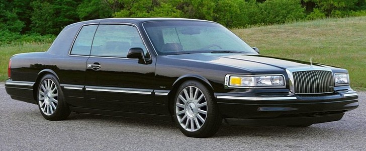 Lincoln Town Car Coupe rendering 