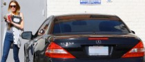 Lindsay Lohan Is Back on the Roads, Drives a Mercedes SL550