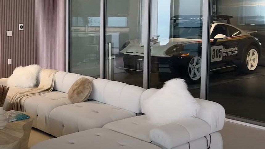 Messi has a garage in his apartment