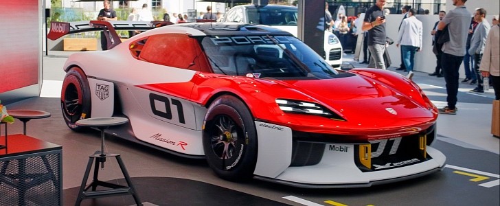 Porsche Mission R Concept live in Munich