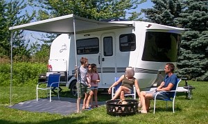 Live the American Dream in a Simple but Road-Worthy Sol Horizon Travel Trailer