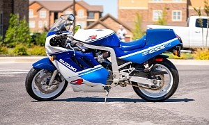 Live the Pure Old-School Gixxer Experience With This Tidy 1988 Suzuki GSX-R750
