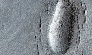 Lobe on the Surface of Mars Hides Something Vital Underneath