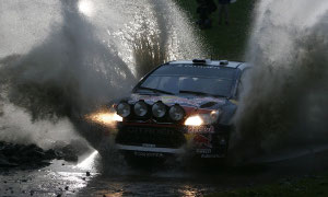 Loeb Takes Early Lead in Rally GB