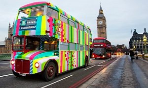 London Double-Decker Gets Knitted for 7Up Ad Series