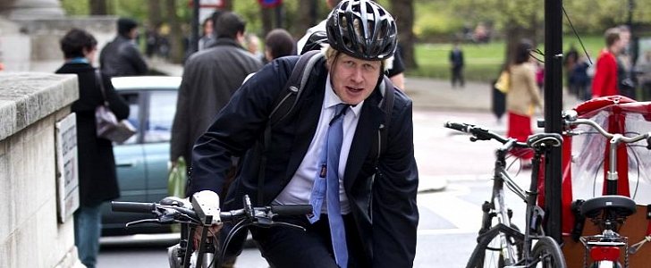 London Mayor Boris Johnson Gives Black Cab Driver the F Word in Bike/Car Incident 