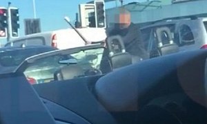 London Police Taser BMW Driver Smashing His Own Car With a Baseball Bat