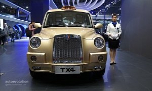 London's Famous Black Cab Turns Gold at Auto Shanghai 2015