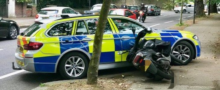 Met Police can now use their cars as weapons to ram into moped thieves