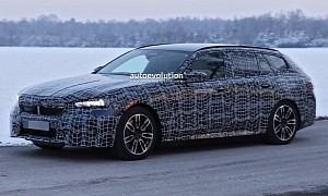 Long-Roof BMW i5 Spied As the Battery-Electric Alternative to the 2024 5 Series Touring