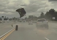 Loose Wheel Makes Kia Soul Ascend, Proves How Crazy Accidents Can Be