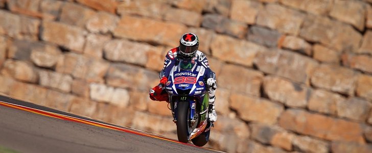 Lorenzo and the famous stone wall at Aragon