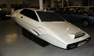 Lotus Esprit Submarine from James Bond - The Spy Who Loved Me is on eBay <span>· Video</span>
