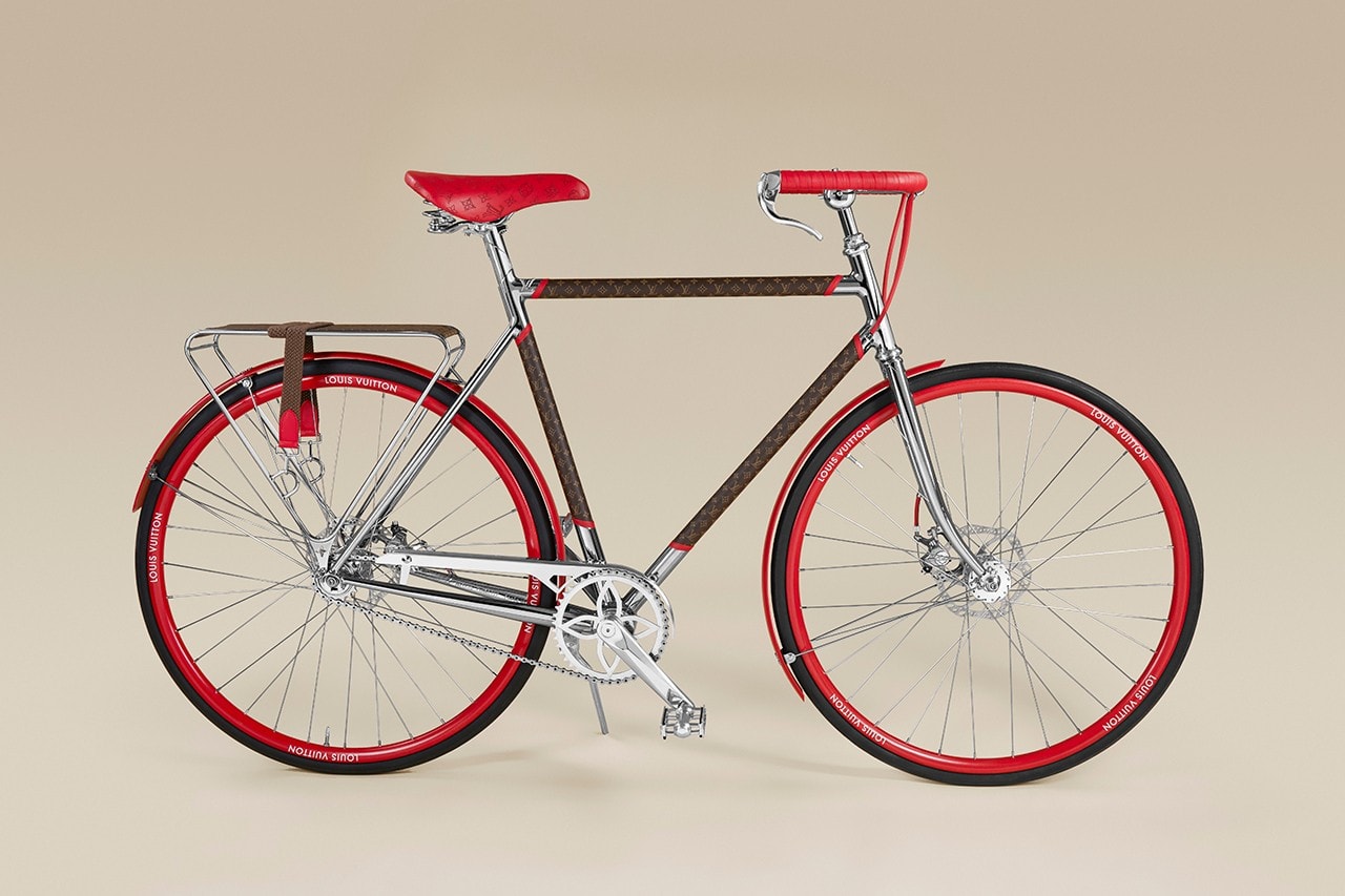 Louis Vuitton on X: Eye-catching details. Nods to #LouisVuitton's heritage  are seen throughout, including the leather saddle, handlebars, and luggage  rack. Discover the Louis Vuitton Bike at    / X