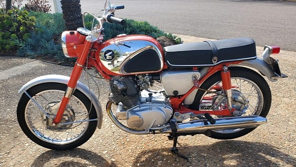 Low-Mileage 1963 Honda CB77 Super Hawk Is a Lesser-Known Gem Fit for a ...