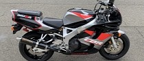 Low-Mile 1993 Honda CBR900RR Fireblade Wears Period-Correct Yoshimura Pipework