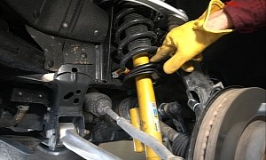 Low-Mileage 2021 Ford Bronco Leaks Oil From the Front Left Shock Absorber
