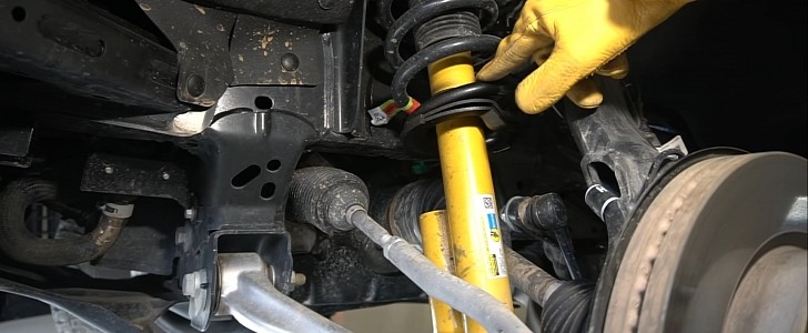 2021 Ford Bronco shock absorber oil leak