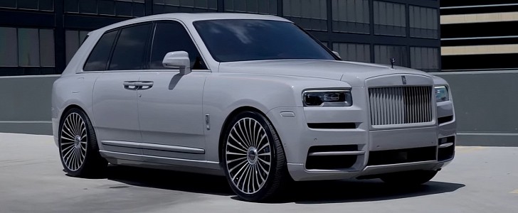 Monotone Rolls-Royce Cullinan lowered on Mansory 24s by Platinum Motorsport Group