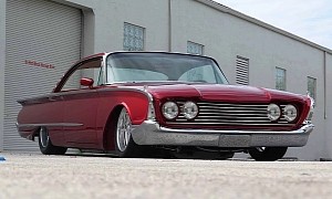 Low Riding 1960 Ford Galaxie Starliner Looks Sharp as a Needle