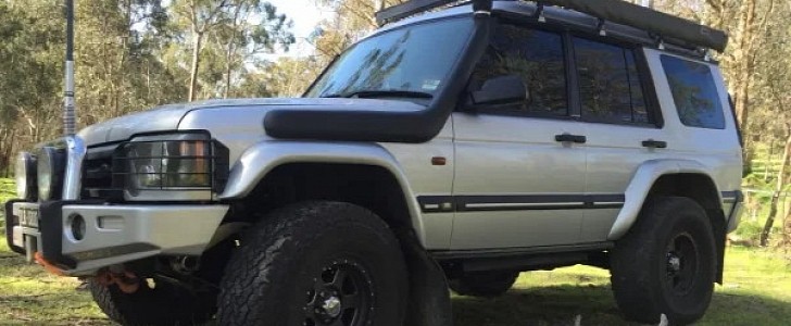 LS2 V8 Swapped Land Rover Discovery Conquers the Aussie Outback With Ease