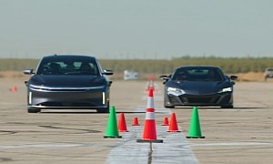 Lucid Air Grand Touring Duels an Acura NSX Type S and Someone Gets Humiliated by Inertia