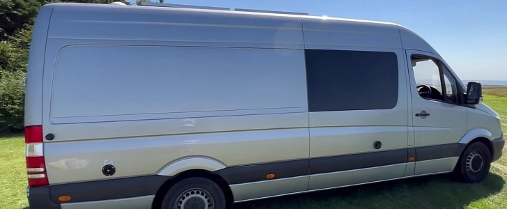 Sprinter van comes with an ingenious layout