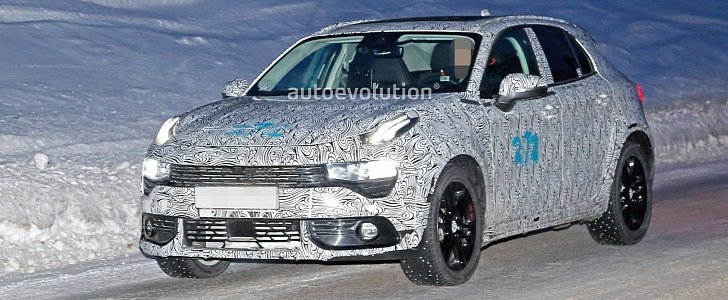 Lynk & Co 04 Spied Again Undergoing Winter Testing: Raised Suspension on a Hatch