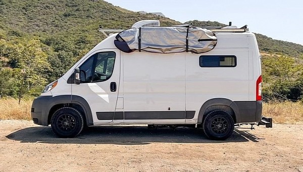 Woman converts ProMaster van into a lovely tiny home on wheels