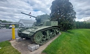 M5 Stuart Light Tank Looks Ready for Battle in New York Parking Lot, Is a WWII Vet Itself