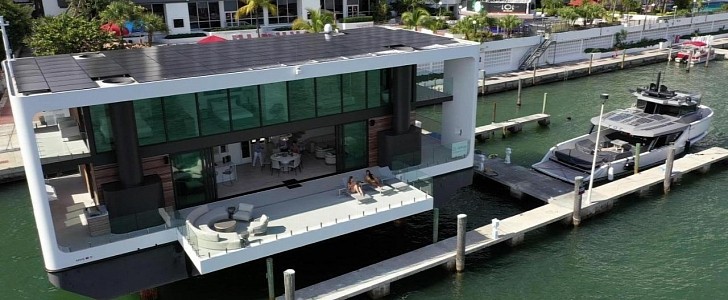Make Your Next Miami Vacation That of a Luxe Castaway, Aboard an Arkup 40 House Yacht