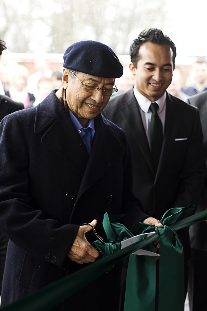Tun Dr. Mahathir opens the Norfolk factory