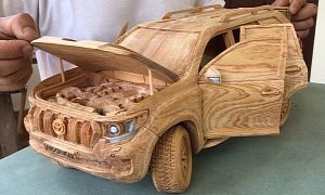 Man Builds Detailed Toyota Land Cruiser SUVs Out of Wood