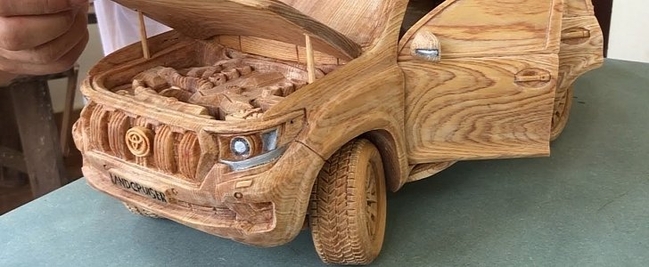Man Builds Detailed Toyota Land Cruiser SUVs Out of Wood