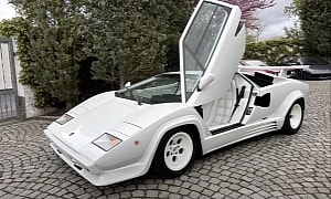 Man Falls in Love With a Lambo Countach, Signs the Purchase Contract on the Car's Spoiler